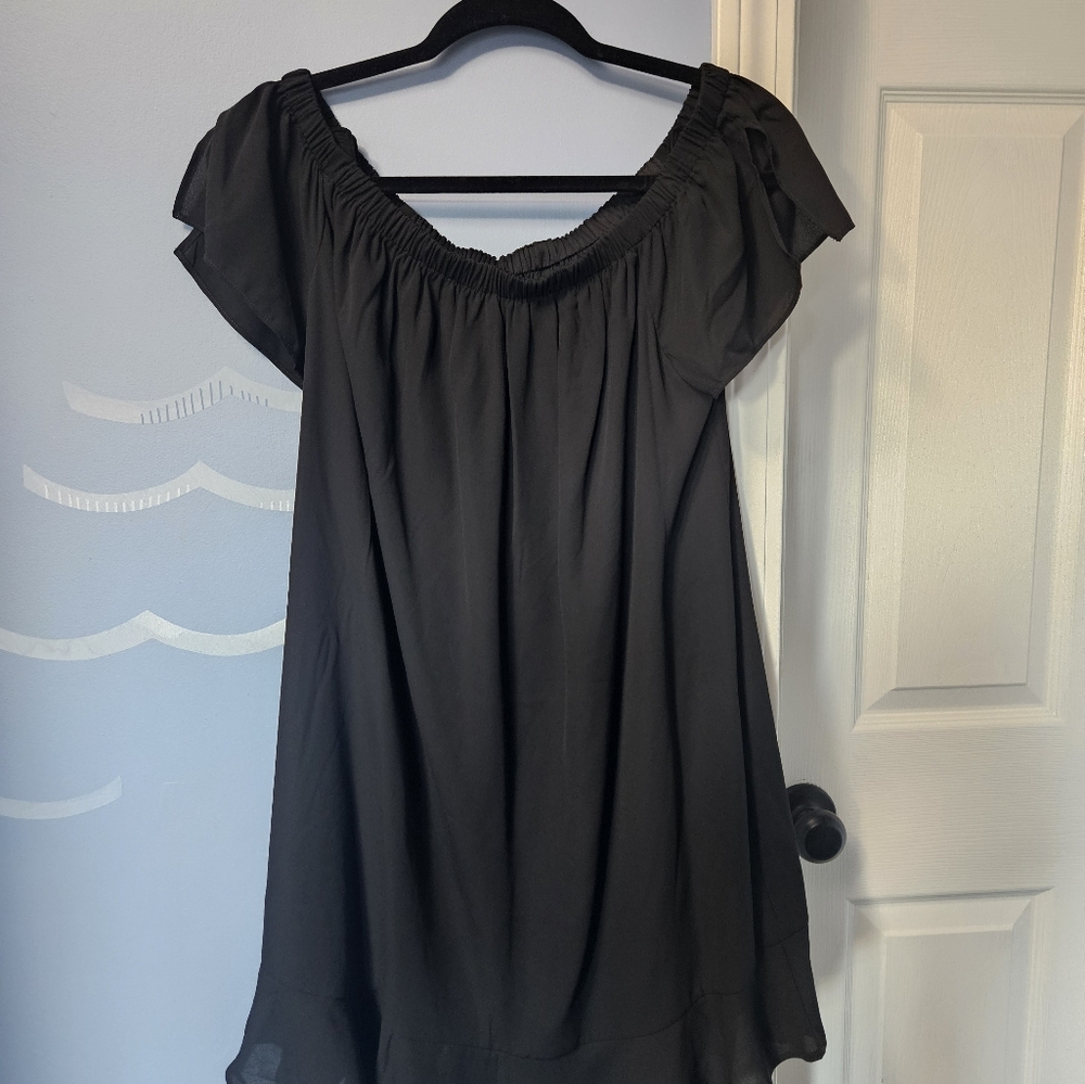 Express LBD off shoulder Large